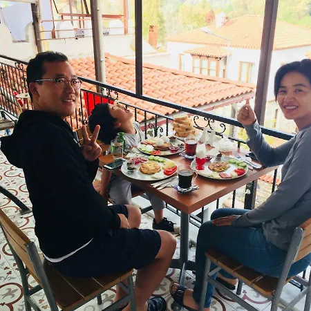 Hotell Ena Serenity Butik 3*